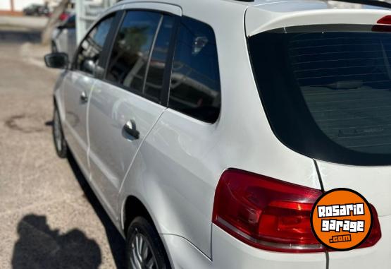 Autos - Volkswagen Suran Comfortline 2017 Nafta 129000Km - En Venta