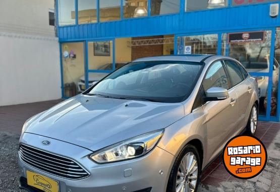 Autos - Ford Focus titanium power 2017 Nafta 110000Km - En Venta