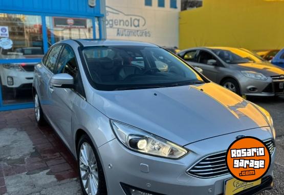 Autos - Ford Focus titanium power 2017 Nafta 110000Km - En Venta