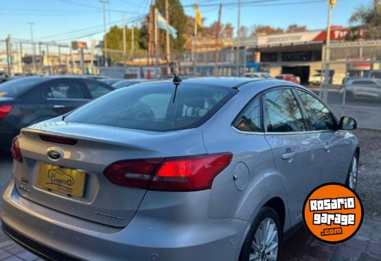 Autos - Ford Focus titanium power 2017 Nafta 110000Km - En Venta