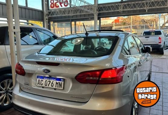Autos - Ford Focus titanium power 2017 Nafta 110000Km - En Venta