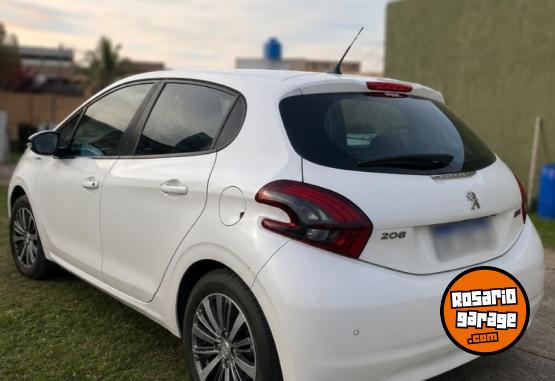 Autos - Peugeot 208 2020 Nafta 156000Km - En Venta