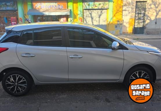 Autos - Toyota YARIS XS  5 PUERTAS 2022 Nafta 54500Km - En Venta