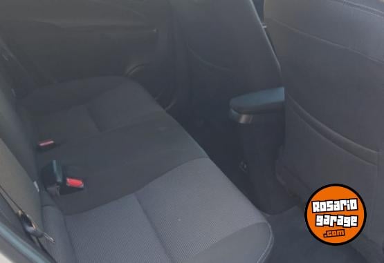 Autos - Toyota YARIS XS  5 PUERTAS 2022 Nafta 54500Km - En Venta