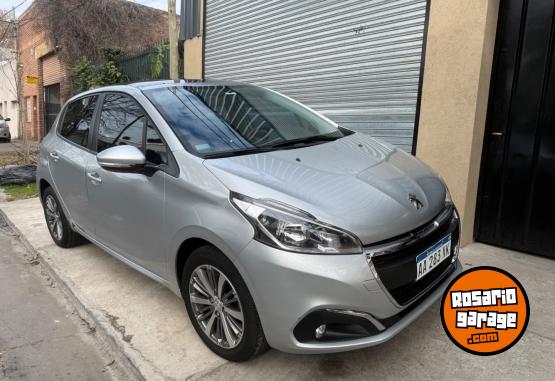 Autos - Peugeot 208 2016 Nafta 76000Km - En Venta