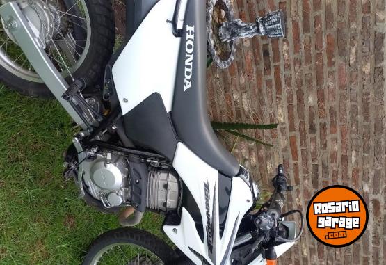 Motos - Honda Tornado 250 2017 Nafta 26000Km - En Venta
