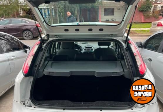 Autos - Fiat PUNTO ESSENSE 1.6 2014 Nafta 155000Km - En Venta