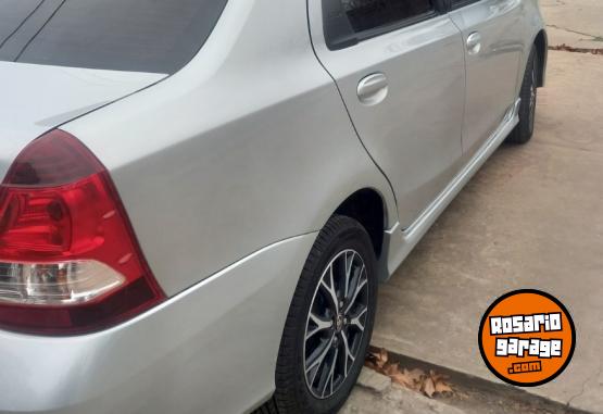 Autos - Toyota Etios xls sedan 1 A GTIA 2018 Nafta 88800Km - En Venta