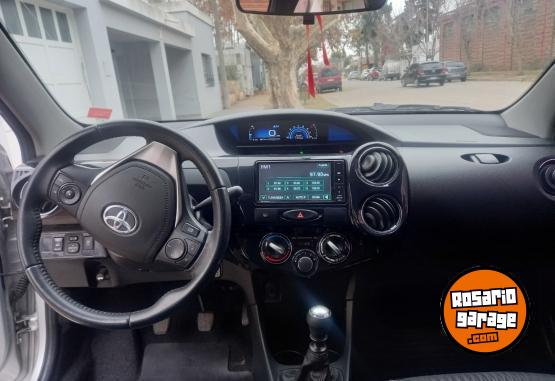 Autos - Toyota Etios xls sedan 1 A GTIA 2018 Nafta 88800Km - En Venta