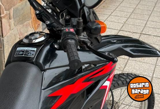 Motos - Honda Tornado 250 2022 Nafta 11470Km - En Venta