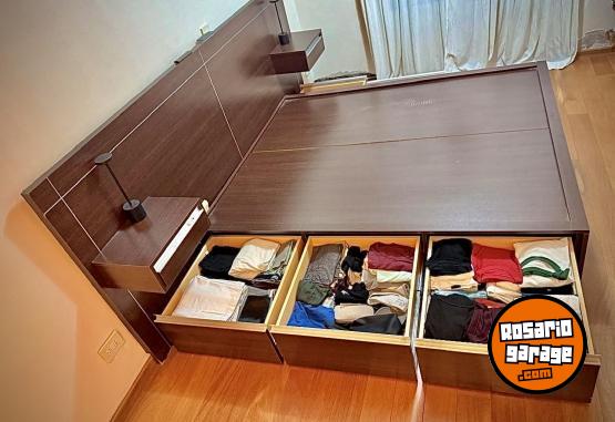 Hogar - CAMA QUEEN CON 6 CAJONES + RESPALDAR + MESAS DE LUZ + COLCHÓN - En Venta