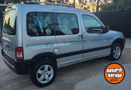 Utilitarios - Peugeot Partner 2018 Diesel 114000Km - En Venta