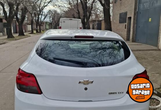 Autos - Chevrolet Onix ltz 2016 Nafta 102000Km - En Venta