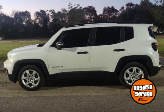 Camionetas - Jeep RENEGADE 2024 Nafta 18000Km - En Venta