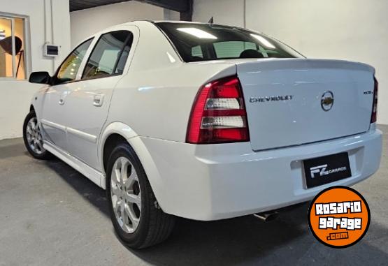 Autos - Chevrolet Astra GLS 2.0 2011 GNC 133000Km - En Venta