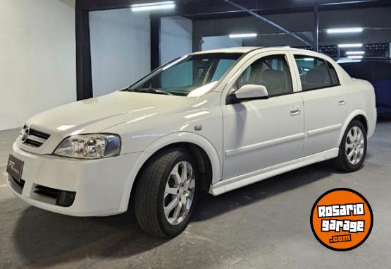 Autos - Chevrolet Astra GLS 2.0 2011 GNC 133000Km - En Venta