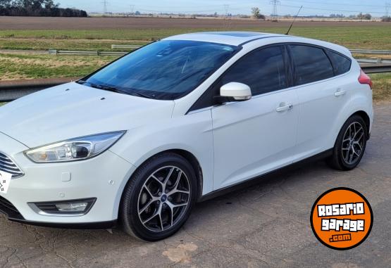 Autos - Ford Focus Titanium 2016 Nafta 131000Km - En Venta
