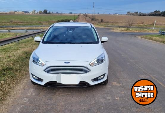 Autos - Ford Focus Titanium 2016 Nafta 131000Km - En Venta