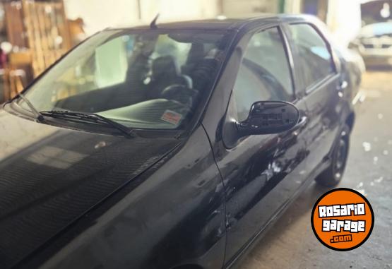 Autos - Fiat Siena 2012 GNC 400000Km - En Venta