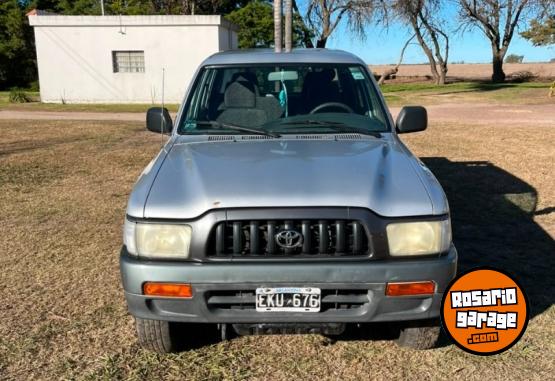 Camionetas - Toyota Hilux DX 2004 Diesel 369000Km - En Venta