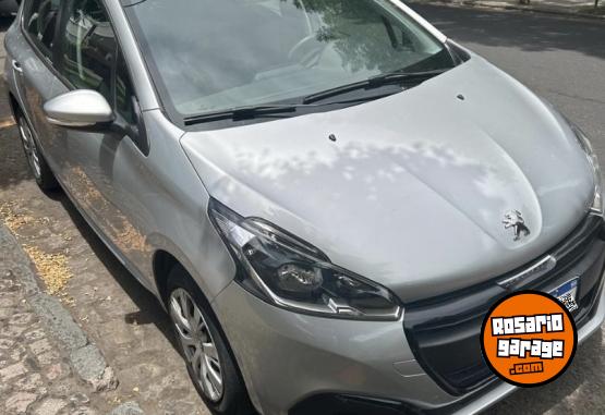 Autos - Peugeot 208 Active 2019 Nafta 80000Km - En Venta