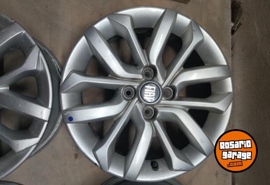 Accesorios para Autos - Llantas 15 Fiat Cronos Originales Muy buenas. $400.000 las 4. NO BAJO PRECIO - En Venta
