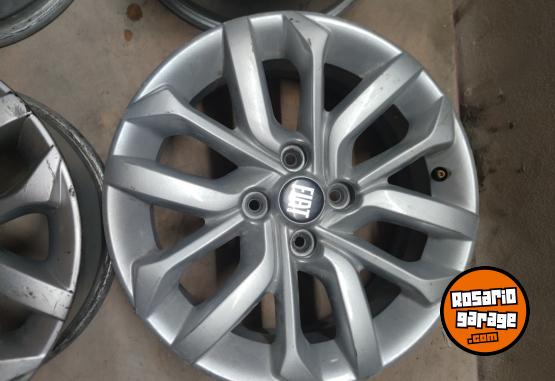 Accesorios para Autos - Llantas 15 Fiat Cronos Originales Muy buenas. $400.000 las 4. NO BAJO PRECIO - En Venta