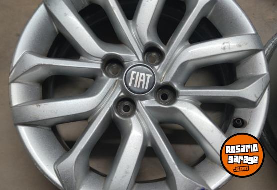 Accesorios para Autos - Llantas 15 Fiat Cronos Originales Muy buenas. $400.000 las 4. NO BAJO PRECIO - En Venta