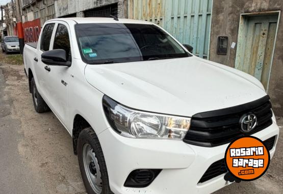 Camionetas - Toyota Hilux 2022 Diesel 135000Km - En Venta