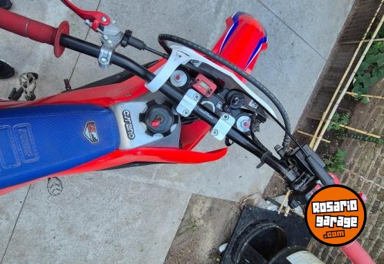 Motos - Honda Tornado 293 2017 Nafta 14000Km - En Venta
