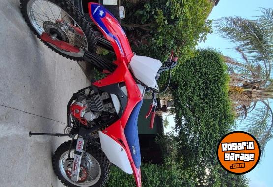 Motos - Honda Tornado 293 2017 Nafta 14000Km - En Venta