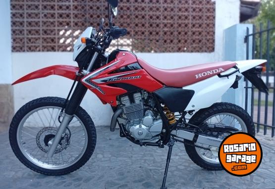 Motos - Honda Tornado 2015 Nafta 17000Km - En Venta