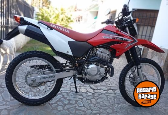 Motos - Honda Tornado 2015 Nafta 17000Km - En Venta