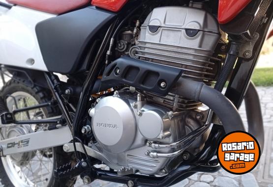 Motos - Honda Tornado 2015 Nafta 17000Km - En Venta
