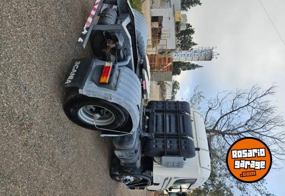 Camiones y Grúas - Scania p310 6 cilindros a bomba - En Venta