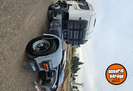 Camiones y Grúas - Scania p310 6 cilindros a bomba - En Venta