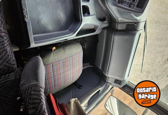 Camiones y Grúas - Scania p310 6 cilindros a bomba - En Venta
