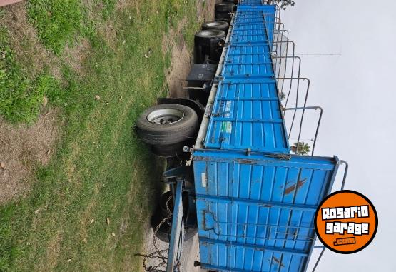 Camiones y Grúas - Acoplado baranda volcable - En Venta