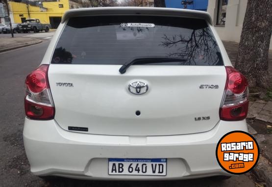 Autos - Toyota Etios xs 2017 Nafta 138000Km - En Venta