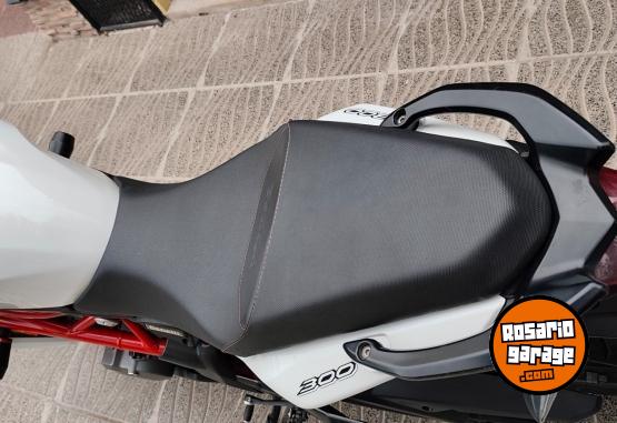 Motos - Benelli TNT 300 2017 Nafta 11200Km - En Venta