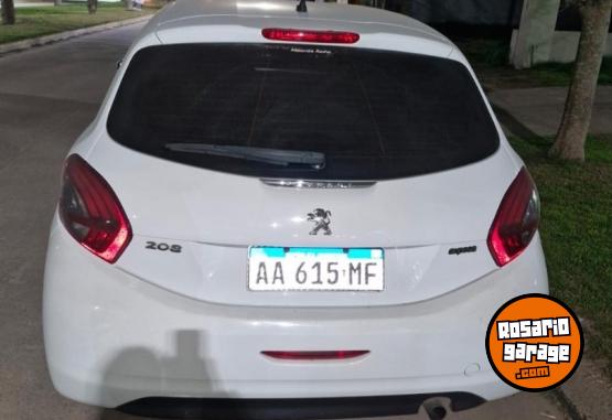 Autos - Peugeot 208 2016 Nafta 220000Km - En Venta