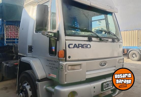 Camiones y Grúas - Ford cargo 1831 con batea ombu - En Venta