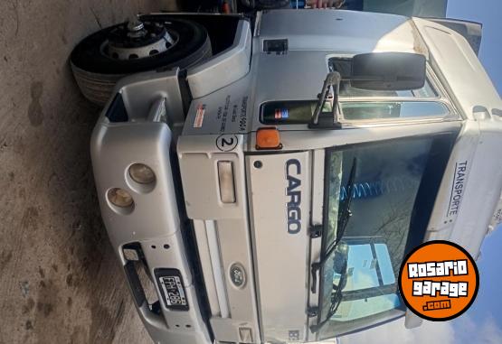 Camiones y Grúas - Ford cargo 1831 con batea ombu - En Venta