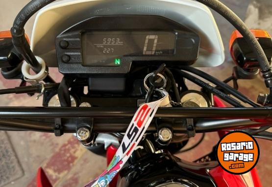Motos - Honda Tornado 2018 Nafta 6500Km - En Venta