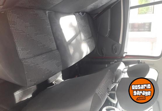 Autos - Renault Sandero Confort 2010 Diesel 300000Km - En Venta