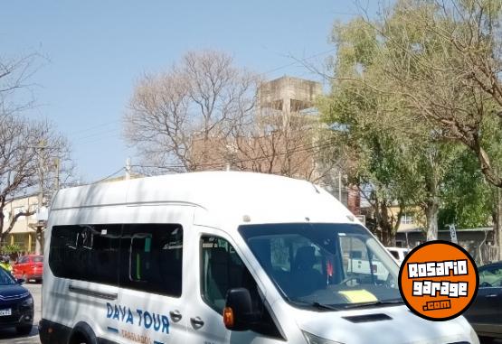 Utilitarios - Ford Transit Minibus 2015 Diesel 260000Km - En Venta