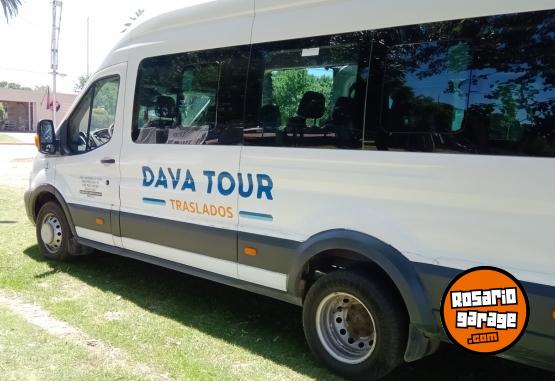 Utilitarios - Ford Transit Minibus 2015 Diesel 260000Km - En Venta
