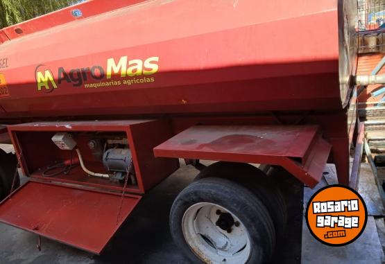 Camiones y Grúas - TANQUE PARA COMBUSTIBLE MUY POCO USO 5000 LTS - En Venta