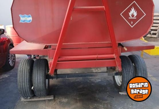 Camiones y Grúas - TANQUE PARA COMBUSTIBLE MUY POCO USO 5000 LTS - En Venta