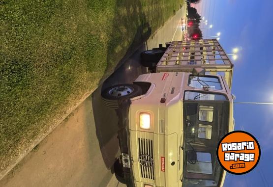 Camiones y Grúas - Mercedes 608 - En Venta